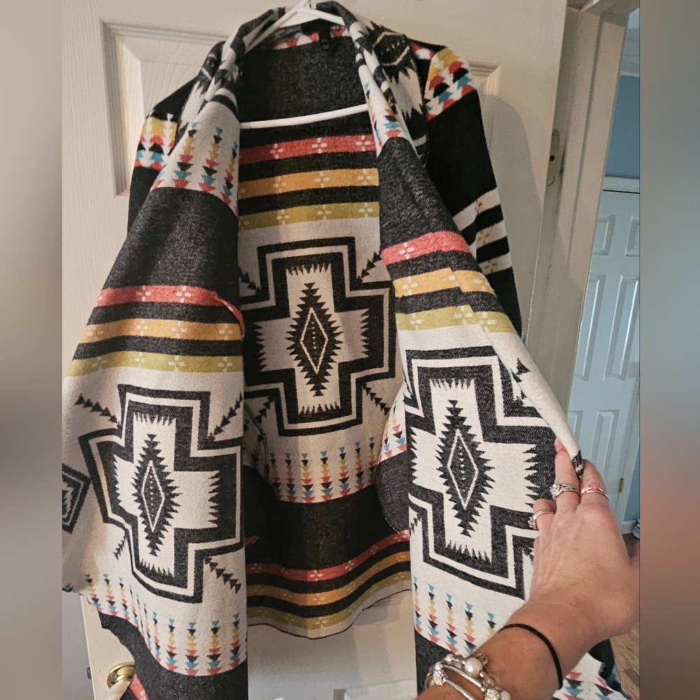 Tribal Patterned Jacket - Picture 3 of 3